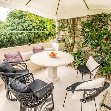 Flores Garden * Ντουμπρόβνικ